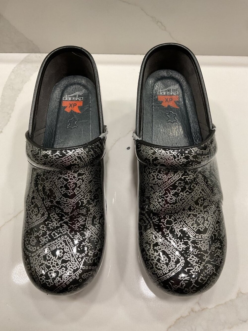 Dansko XP 2.0 Clogs Patent Paisley Print Women's Size EU 42 and US 12 Nursing Ki